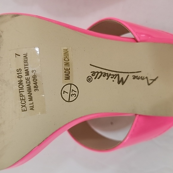 Anne Michelle Neon Pink Mule Heels, Size 7 - Picture 9 of 9
